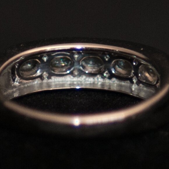 Green Sapphire Ring Size 7.25 - Picture 5 of 5